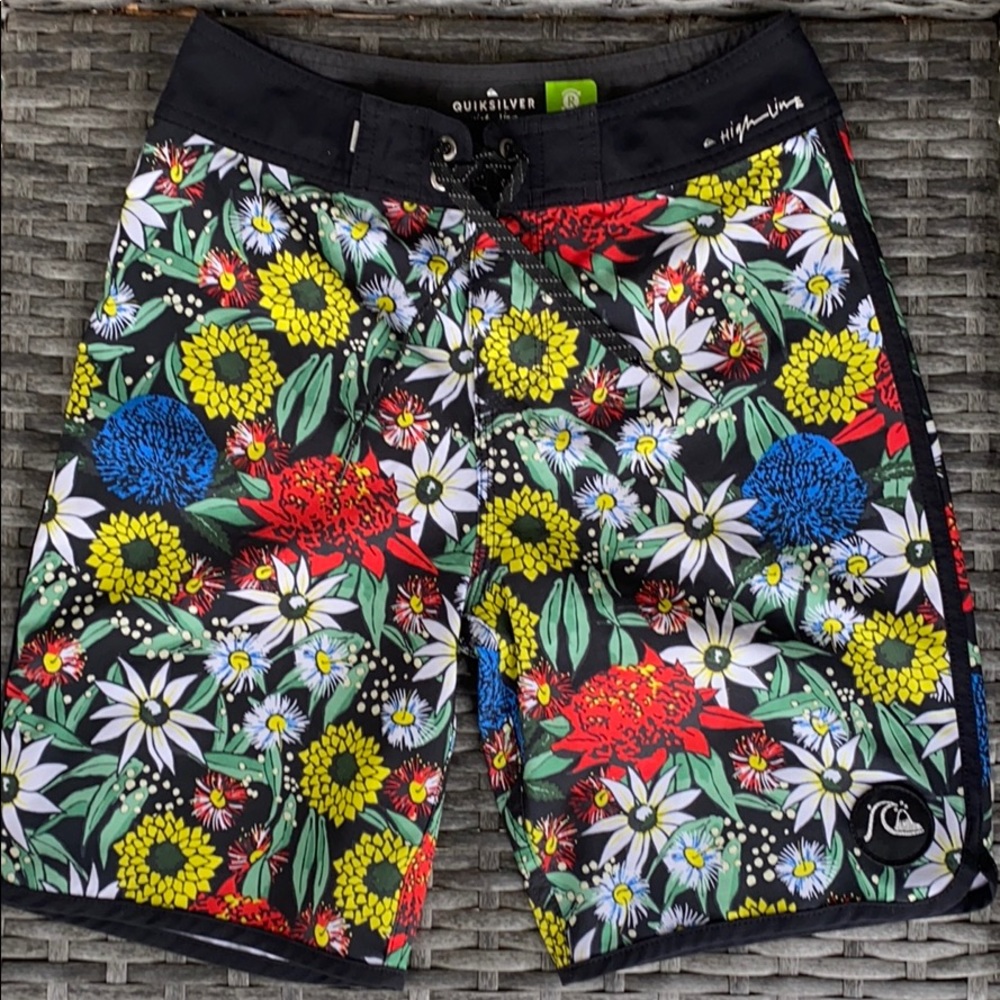 EUC Quicksilver Boys board shorts. Size 25 or 8